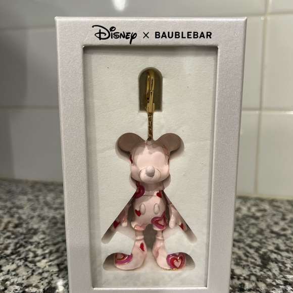 NIB Disney x BAUBLEBAR Gold & Multi Pink Hearts Mickey Mouse Keychain/Bag Charm - Picture 4 of 6